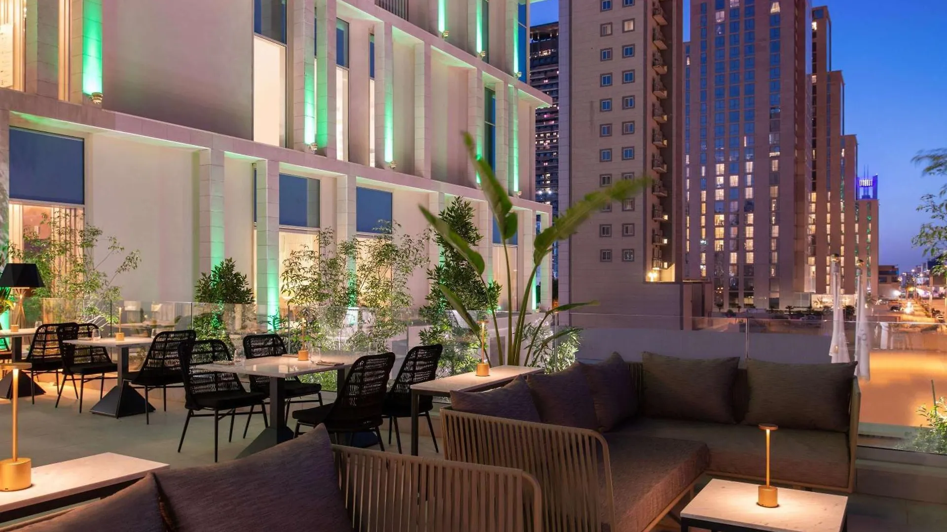 Novotel Riyadh Sahafa 4*,