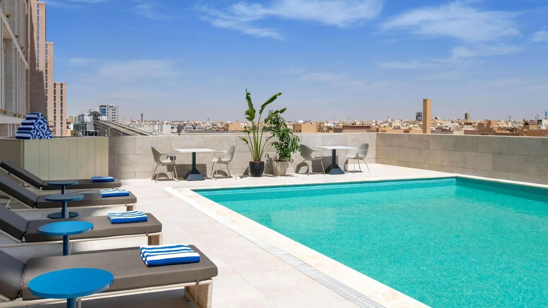 Novotel Riyadh Sahafa 4*,