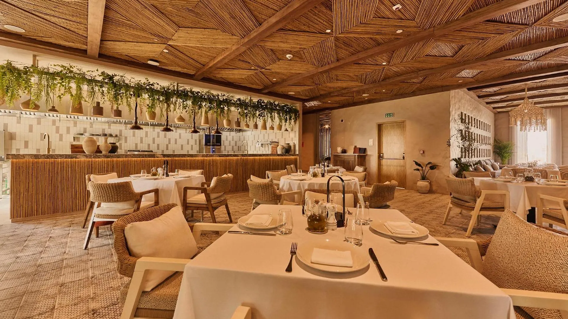 Novotel Riyadh Sahafa 4*,